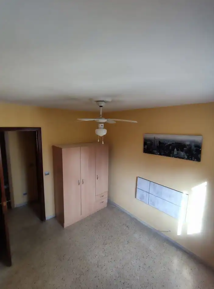 Bedroom of Flat for sale in Sevilla  with Air Conditioner and Storage room