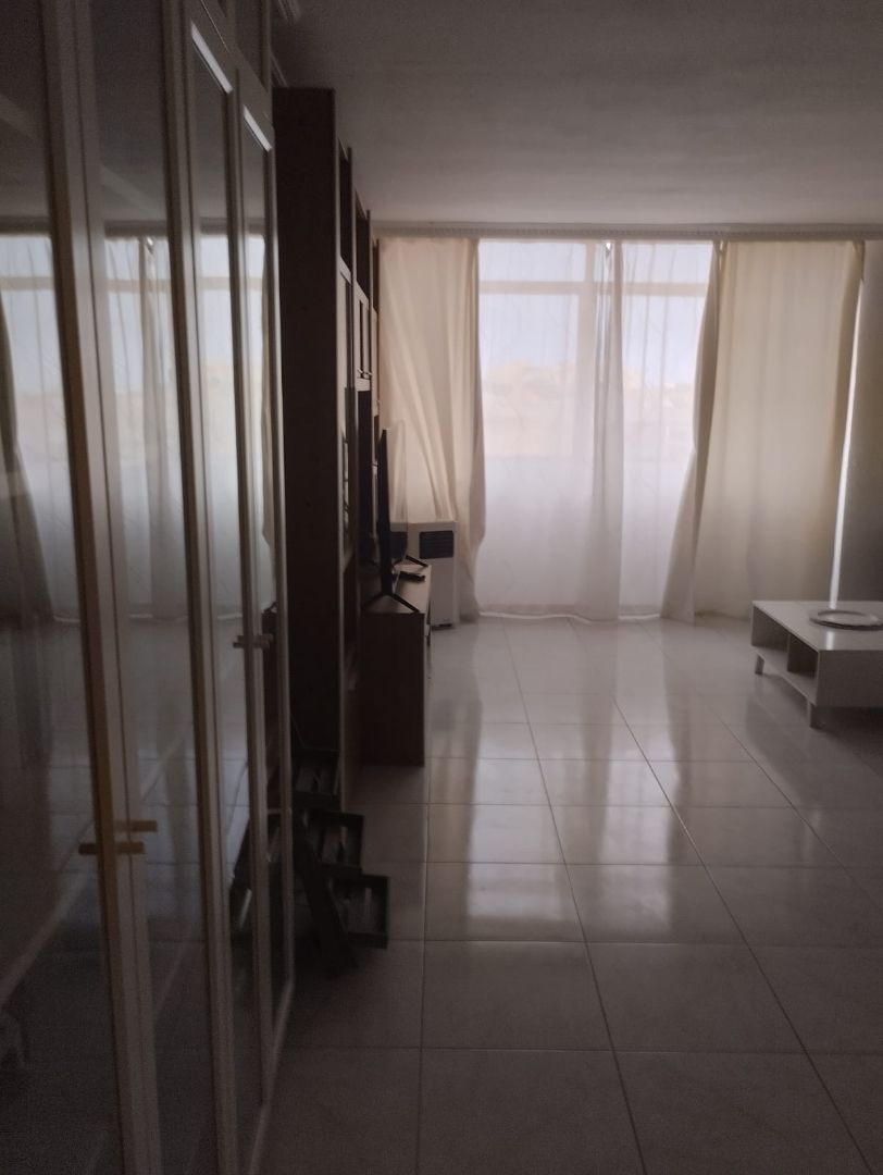 Sala de estar de Piso de alquiler en  Melilla Capital con Amueblado, Lavadora y Microondas