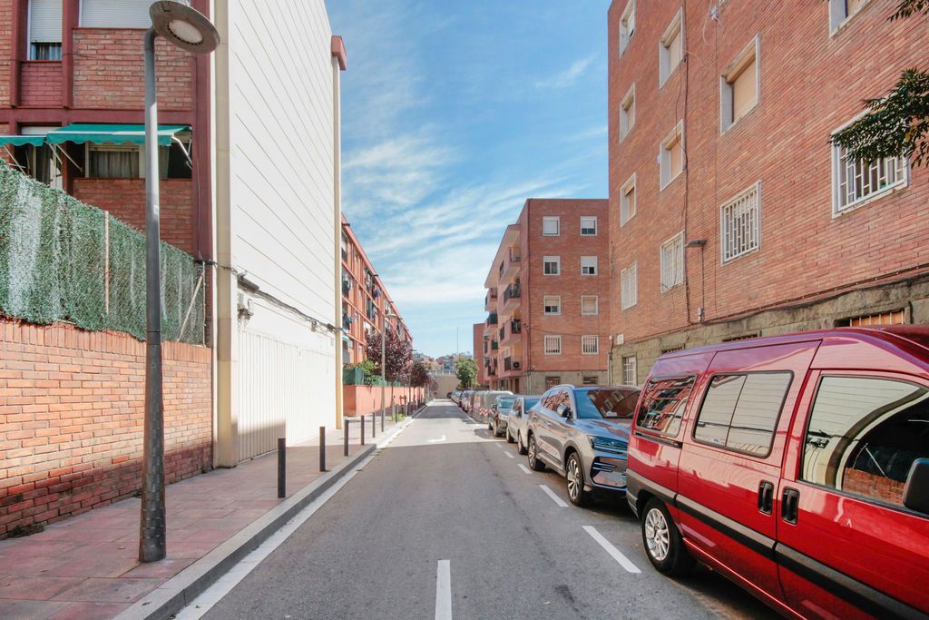 Vista exterior de Piso en venta en  Barcelona Capital