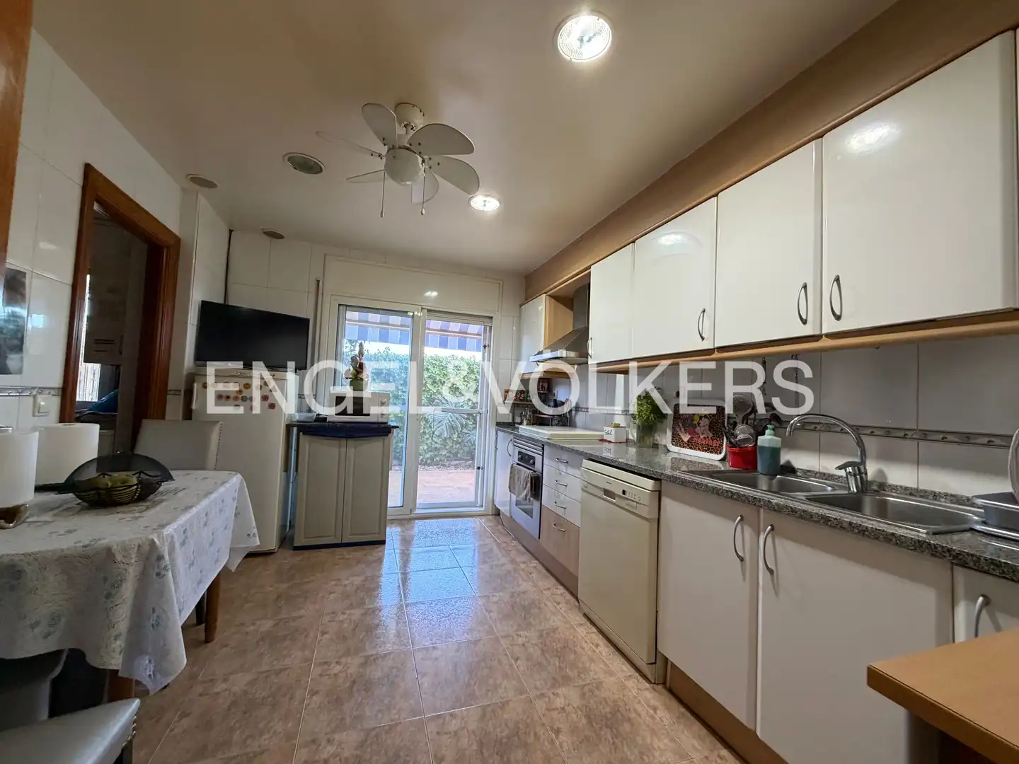 Cocina de Apartamento en venta en Pineda de Mar con Calefacción, Jardín privado y Trastero