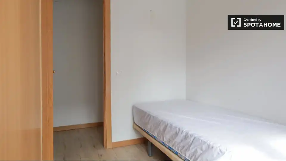 Habitación de Piso para compartir en Leganés con Aire acondicionado, Calefacción y Terraza
