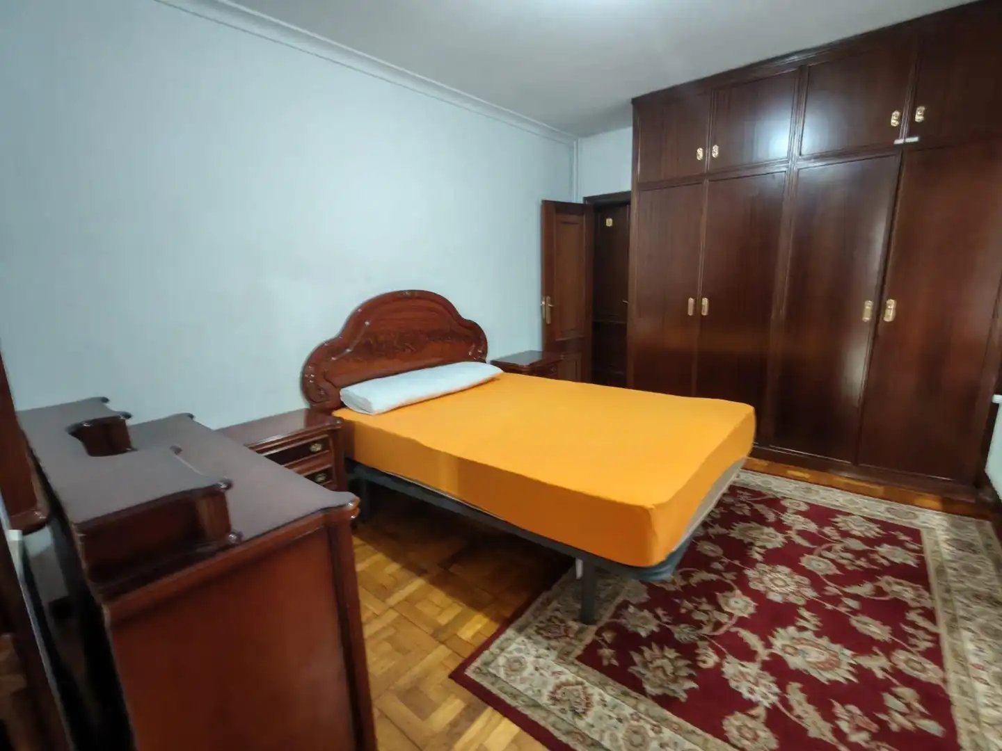 Bedroom of Flat for rent in Vigo   with Heating, Terrace and Furnished