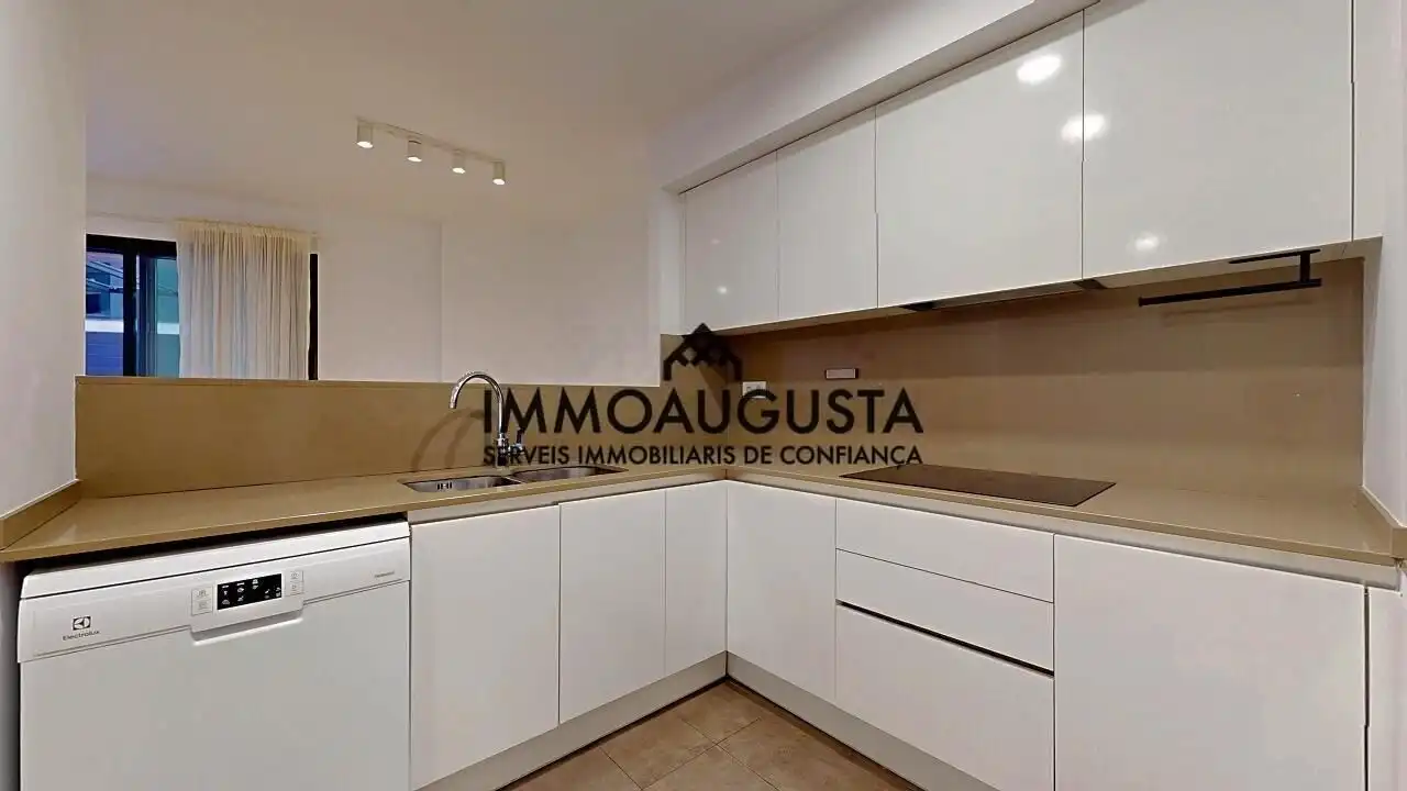 Cuina de Dúplex de lloguer en Barcelona amb Aire condicionat, Calefacció i Parquet