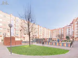 Außenansicht von Wohnung zum Verkauf in Alcorcón mit Abstellraum, Ofen und Balkon