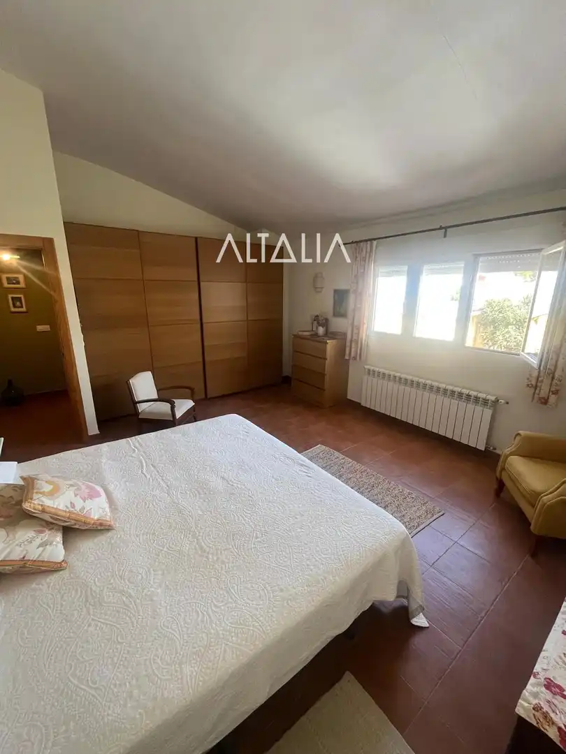 Dormitori de Casa o xalet en venda en Torrejoncillo del Rey amb Calefacció, Terrassa i Alarma