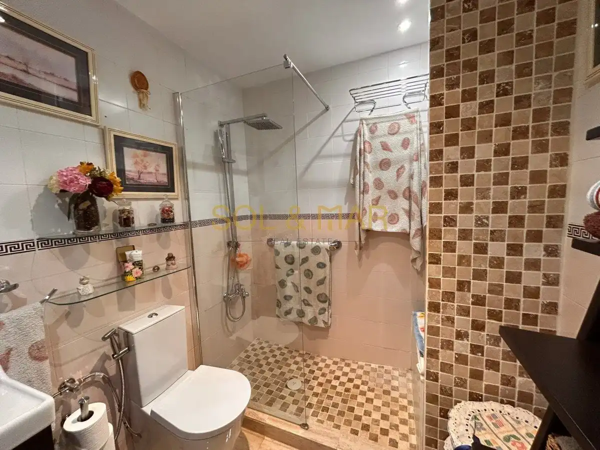Bany de Pis en venda en Torremolinos amb Aire condicionat, Calefacció i Parquet