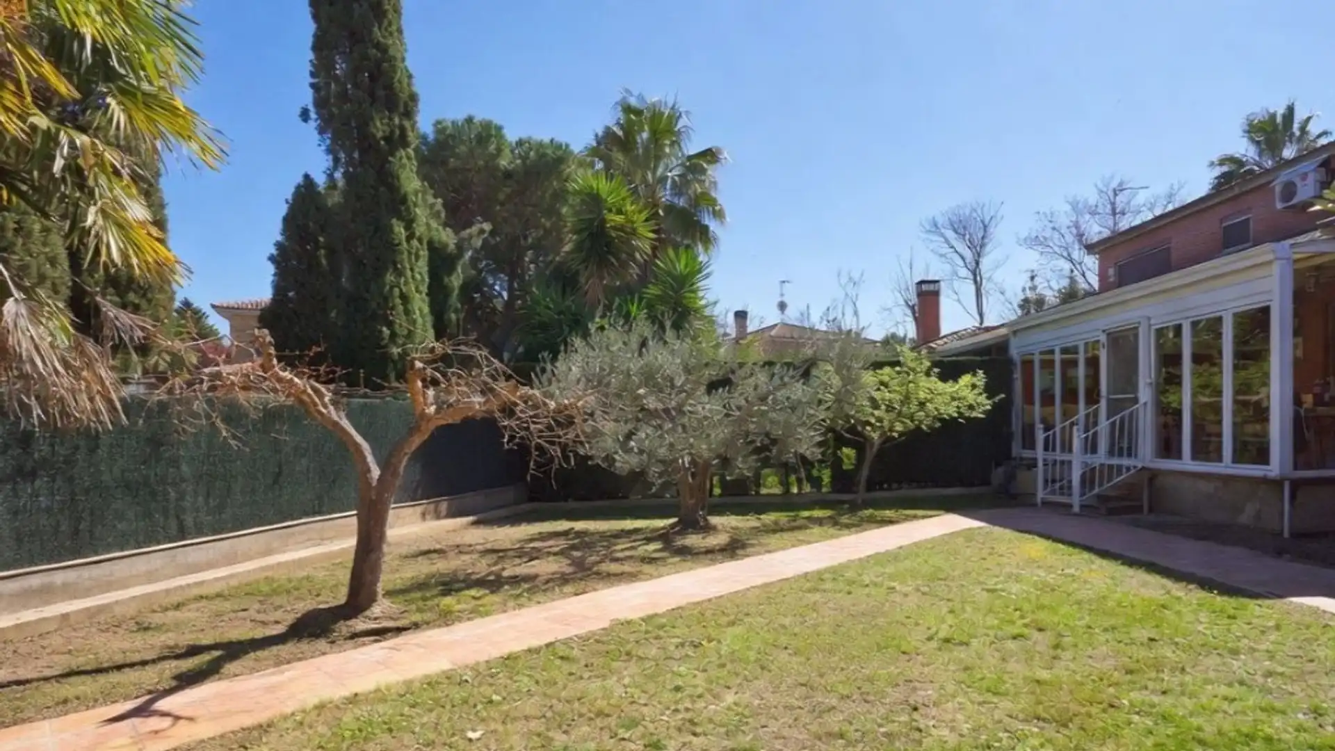 Single-family semi-detached for sale in Venta del Olivar