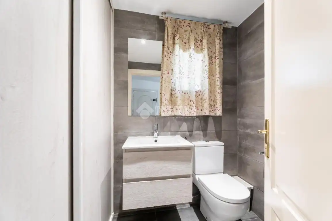 Semi-detached house for sale in Colonia, imagen 6