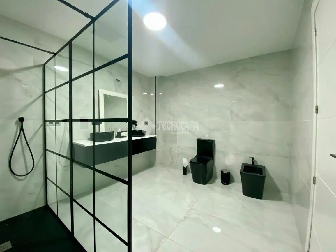 Bathroom of Detached homes for sale in Úbeda  with Air Conditioner, Heating and Terrace