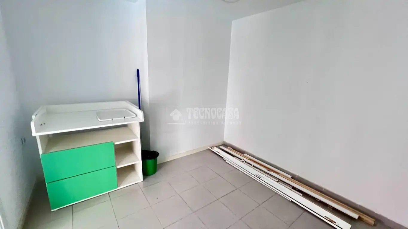 Office for rent in Alcalá de Henares  with Air Conditioner and Terrace