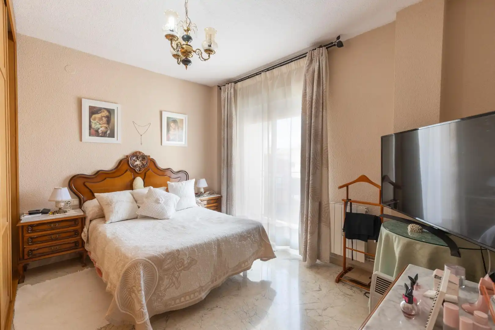 Dormitori de Casa adosada en venda en Las Gabias amb Aire condicionat, Calefacció i Jardí privat