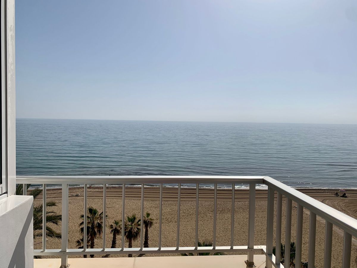 Dormitori de Apartament de lloguer en Alicante / Alacant amb Jardí privat, Balcó i Piscina comunitària