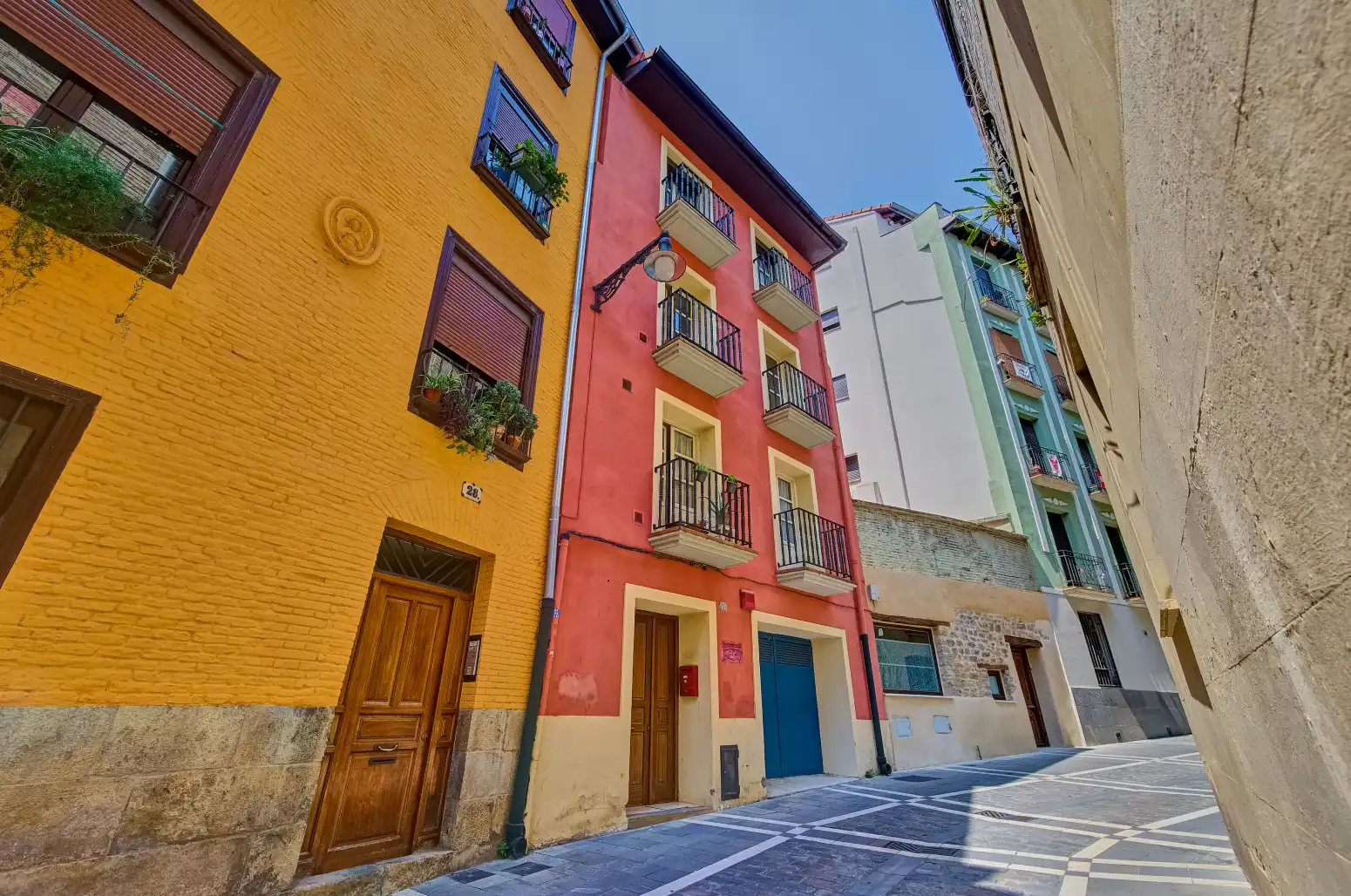 Vista exterior de Ático en venta en  Pamplona / Iruña con Calefacción, Parquet y Balcón