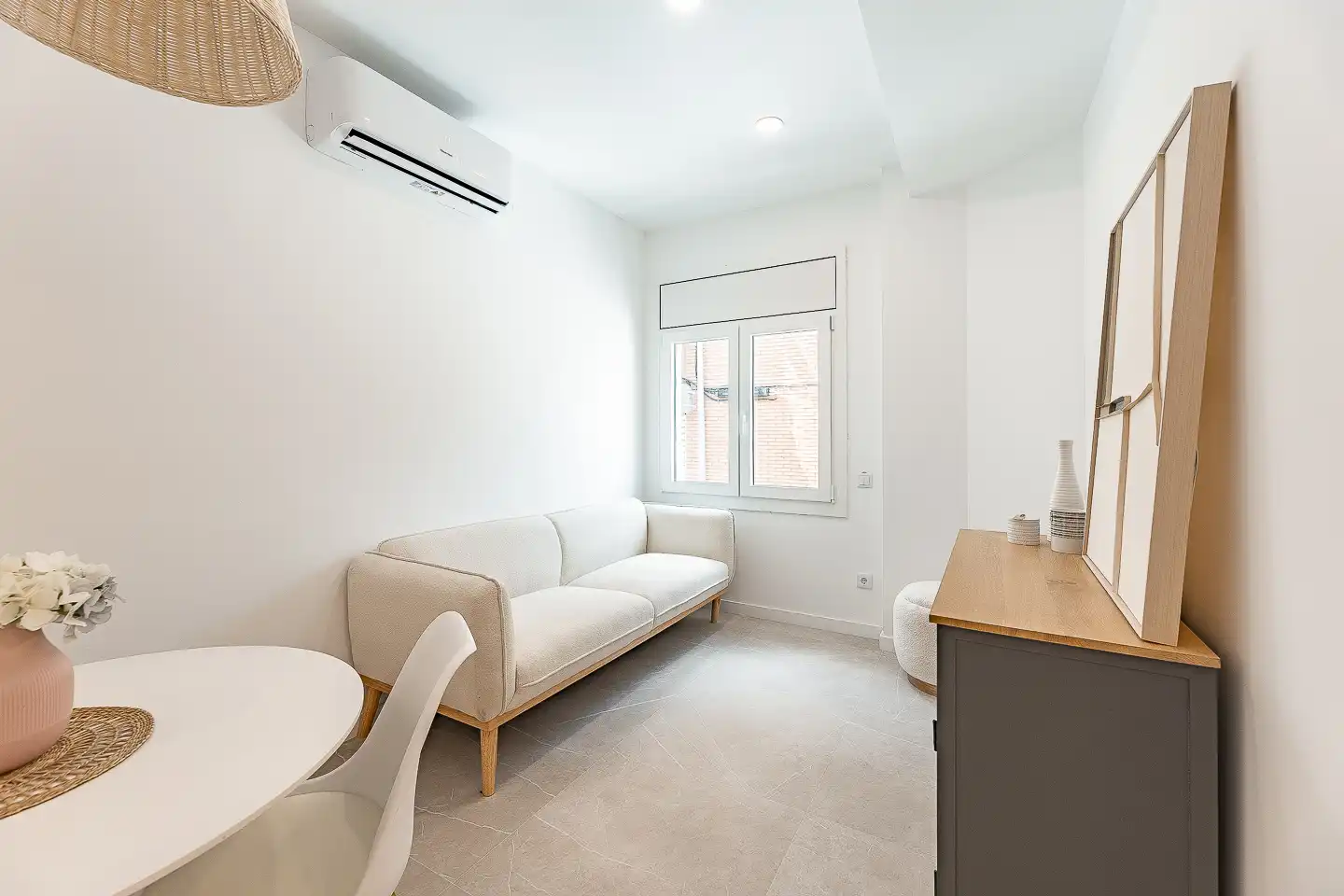 Sala de estar de Casa adosada en venta en Rubí con Aire acondicionado, Calefacción y Terraza