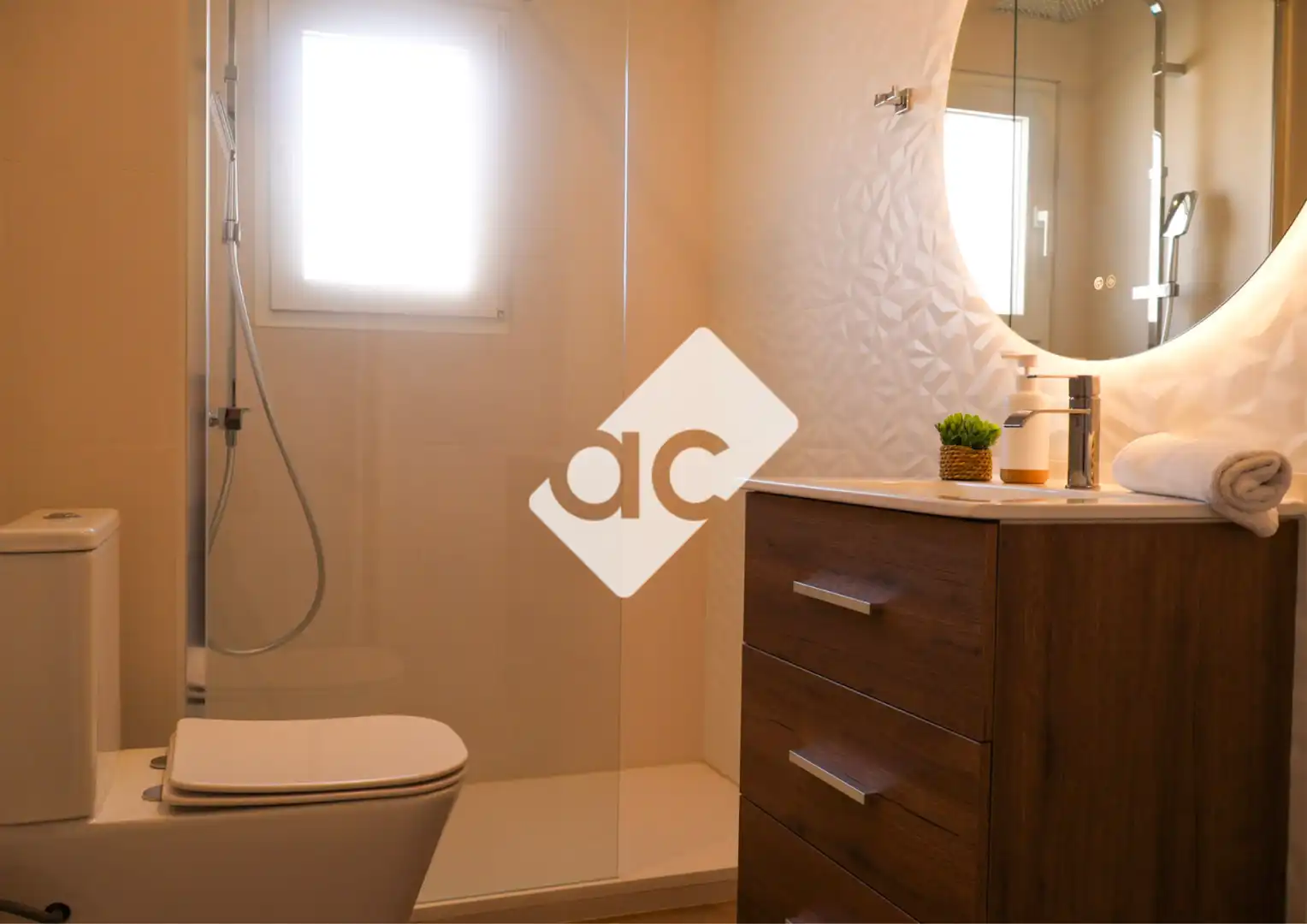 Baño de Apartamento de alquiler en Valencia con Aire acondicionado, Calefacción y Parquet
