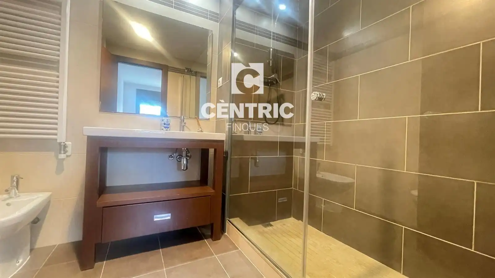 Badezimmer von Wohnung zum Verkauf in Terrassa
