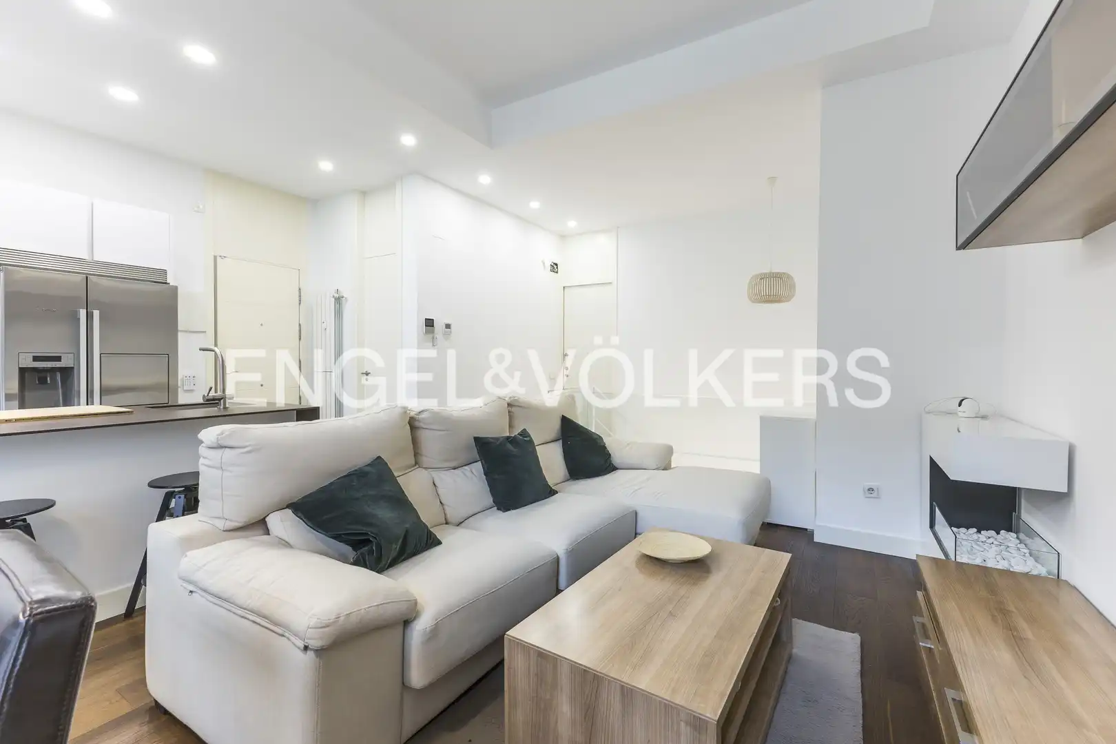Sala d'estar de Dúplex en venda en Madrid amb Aire condicionat, Calefacció i Jardí privat