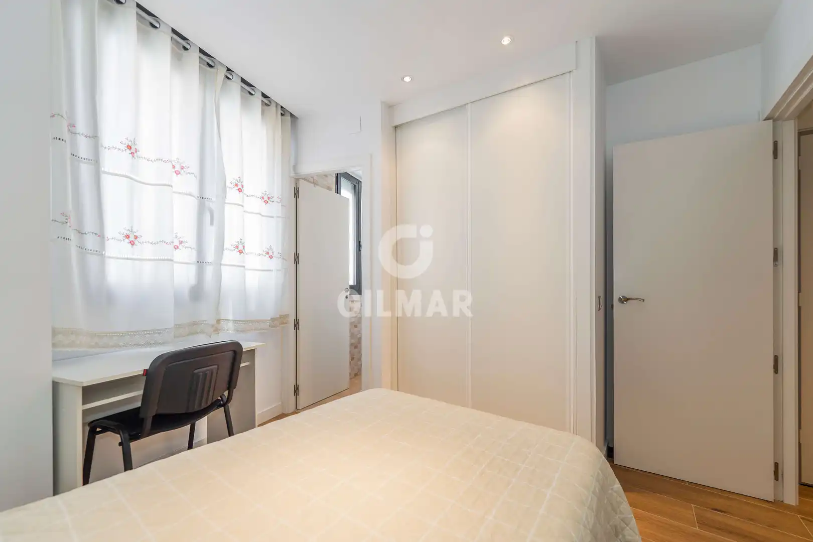 Habitación de Piso en venta en Madrid con Calefacción y Trastero