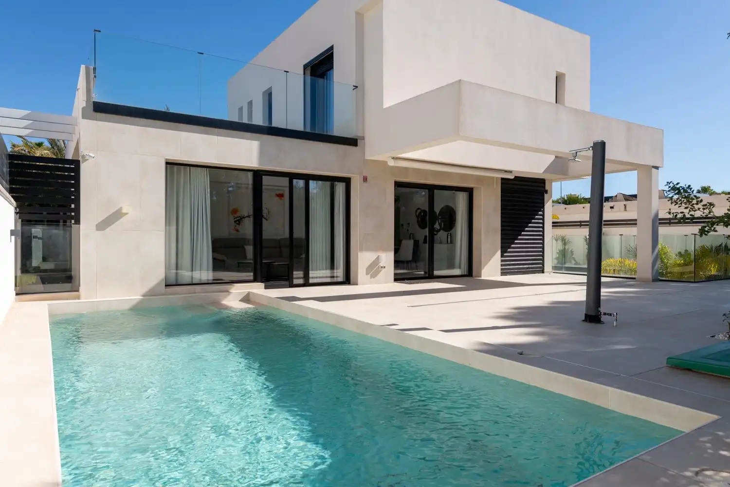 Chalet con piscina en venta en Playa de San Juan - El Cabo de las Huertas