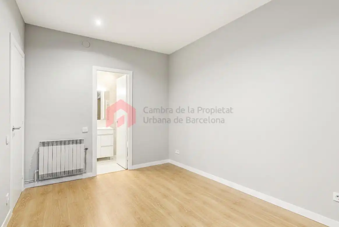 Habitación de Piso en venta en Barcelona con Parquet