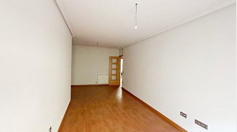 Foto 3 de Piso en venta en Larga, Villares de la Reina, Salamanca