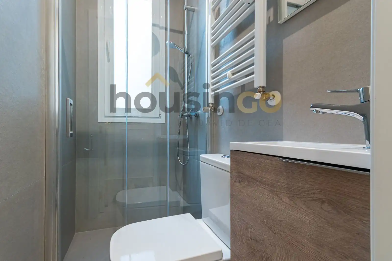 Bathroom of Flat for rent in Madrid  with Air Conditioner, Heating and Terrace