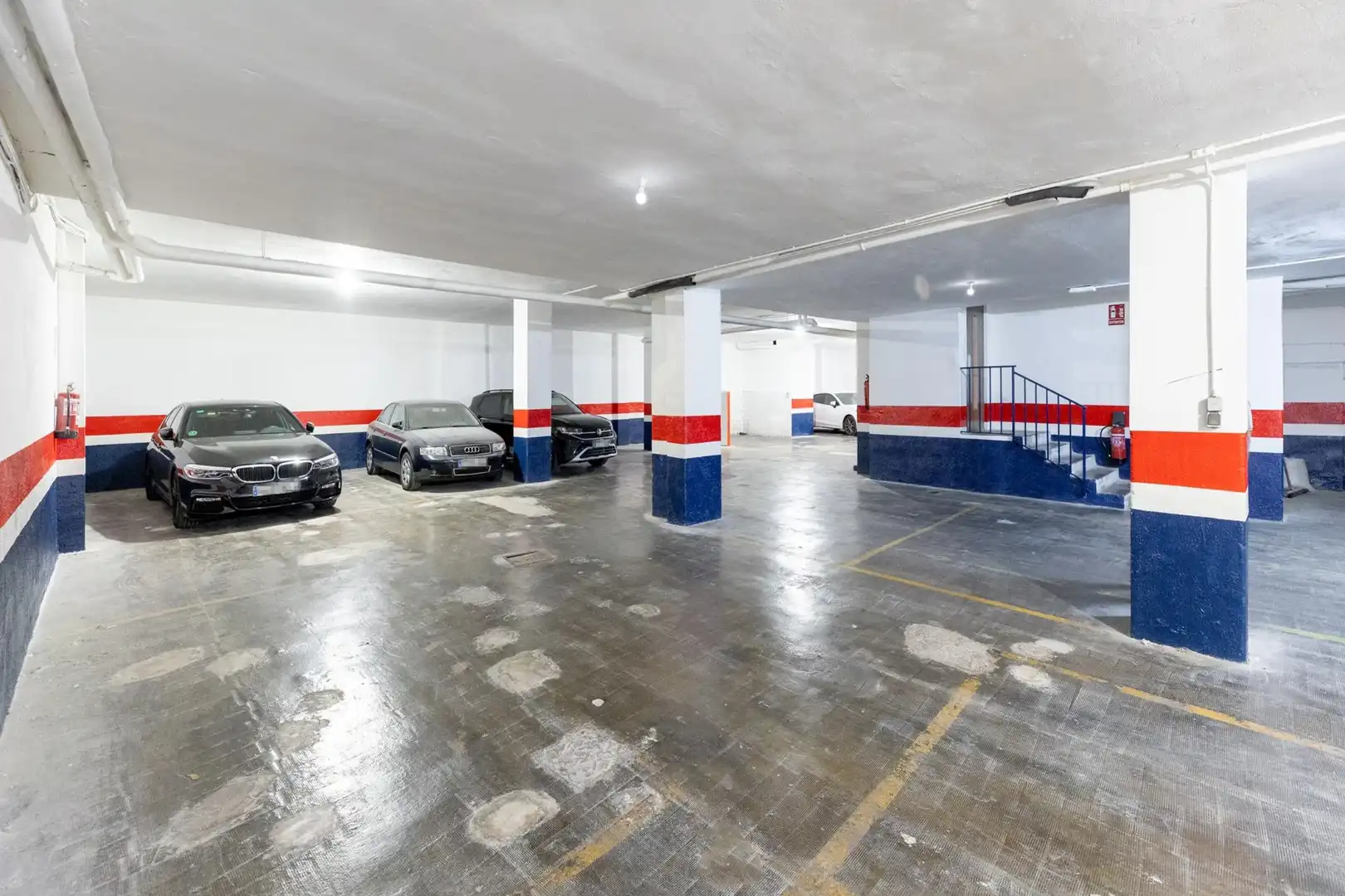 Parking of Flat for sale in Granada  with Terrace, Storage room and Balcony