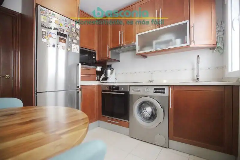 Cocina de Piso en venta en Basauri  con Amueblado y Balcón