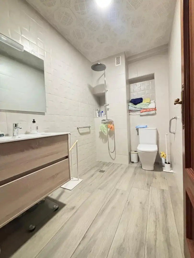 Baño de Piso de alquiler en Ciudad Real con Amueblado