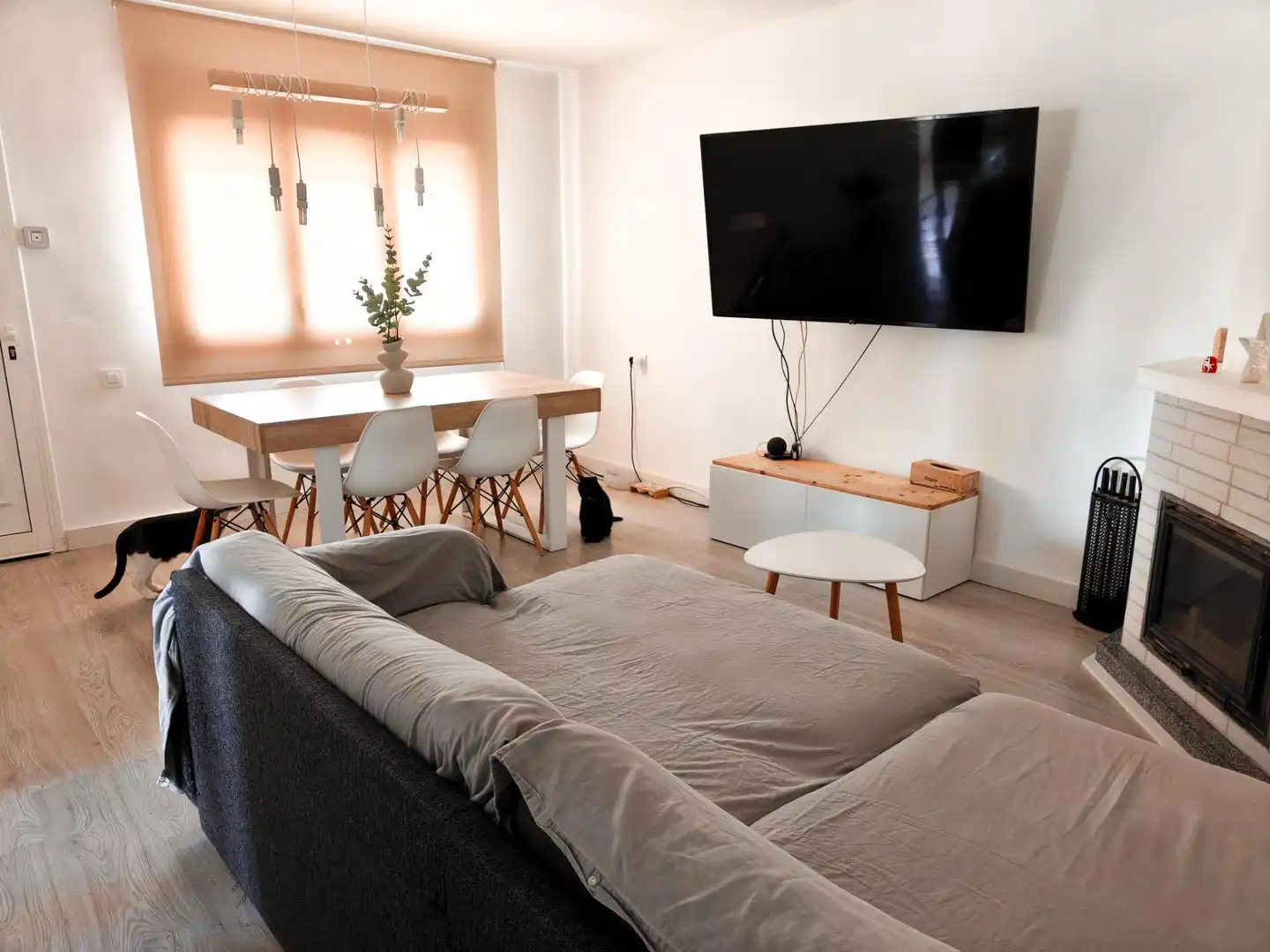 Sala d'estar de Casa adosada en venda en L'Ametlla de Mar  amb Aire condicionat, Calefacció i Jardí privat