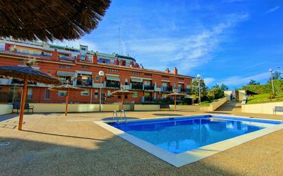 Piscina de Dúplex en venda en Rubí amb Aire condicionat, Terrassa i Balcó