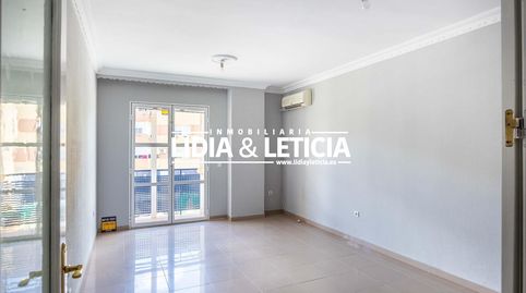 Foto 4 de Piso en venta en Calle Mar Rojo, La Paz, Alcalá de Guadaira