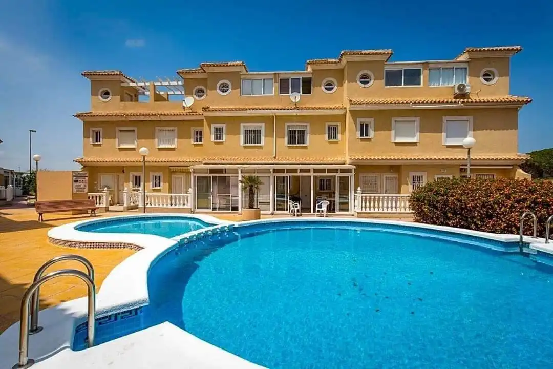 Piscina de Casa o chalet de alquiler en Torrevieja con Aire acondicionado, Calefacción y Terraza