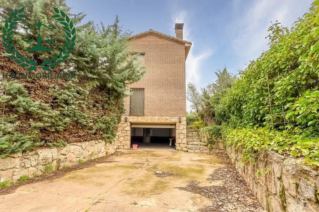 Exterior view of Houses for sale in Pedrezuela  with Air Conditioner, Heating and Terrace