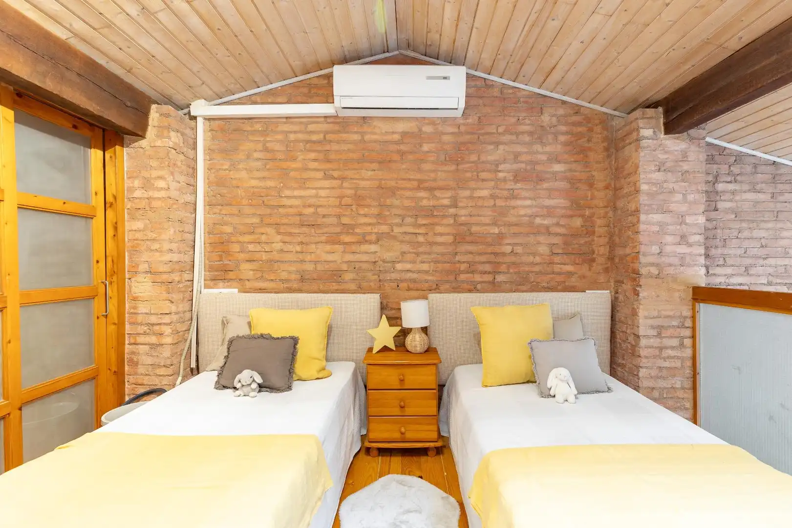 Schlafzimmer von Maisonette zum Verkauf in Valencia mit Klimaanlage und Balkon