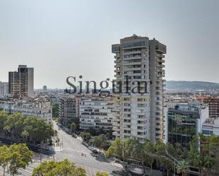 Vista exterior de Pis de lloguer en  Barcelona Capital amb Terrassa i Balcó