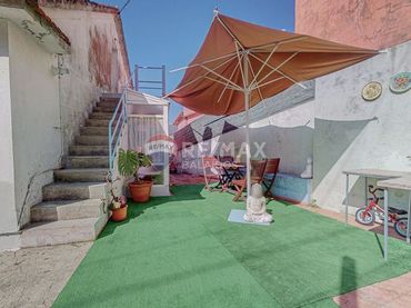 Casa aparellada amb jardí en venda a Rúa do Hío