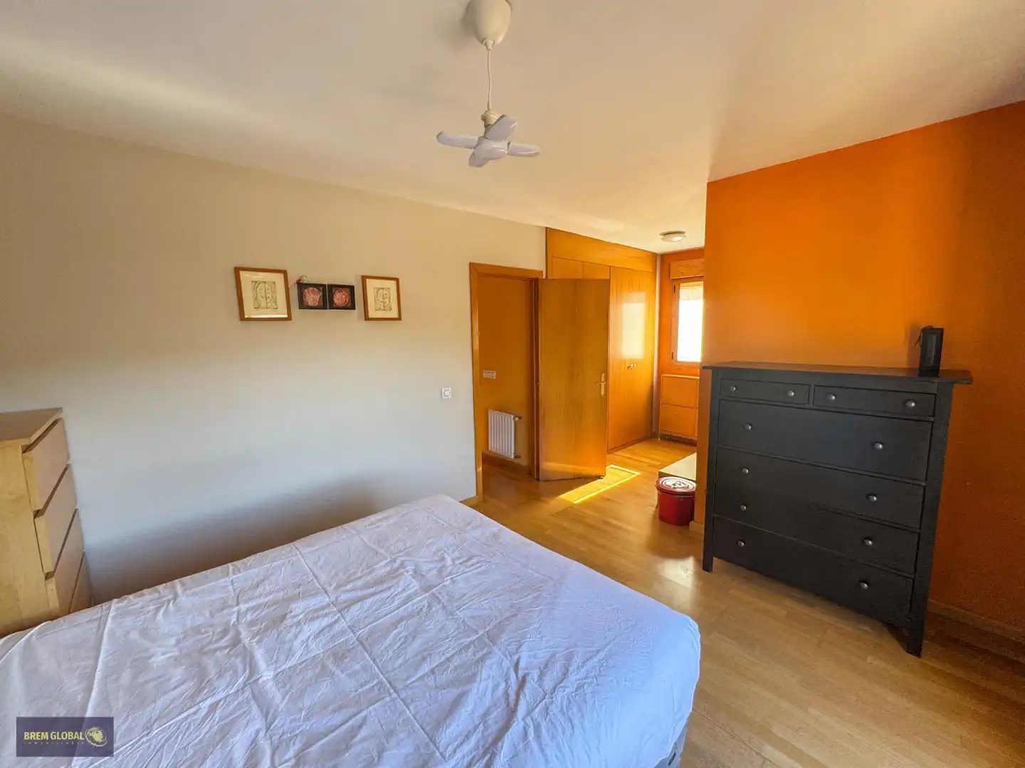Habitación de Casa adosada en venta en Lozoyuela-Navas-Sieteiglesias con Calefacción, Jardín privado y Terraza
