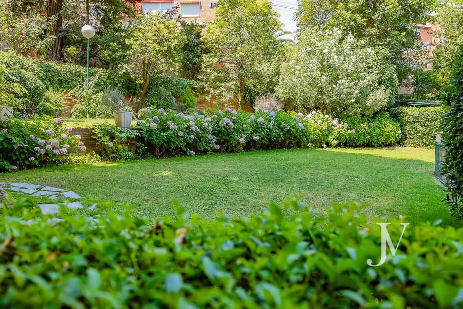 Jardín de Piso en venta en Madrid con Calefacción, Horno y Lavadora