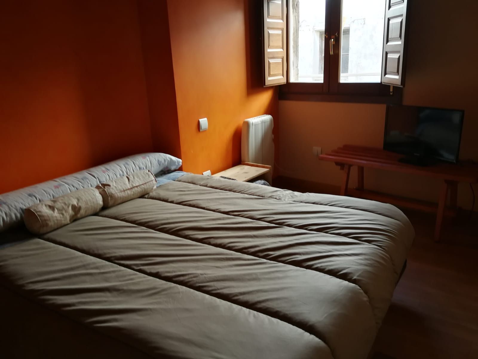 Dormitori de Casa o xalet en venda en Covarrubias amb Calefacció