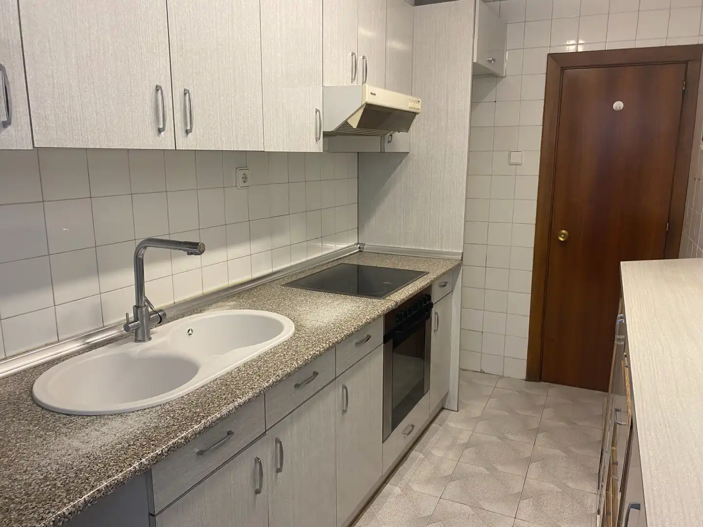 Cocina de Piso en venta en Huesca con Calefacción, Terraza y Trastero