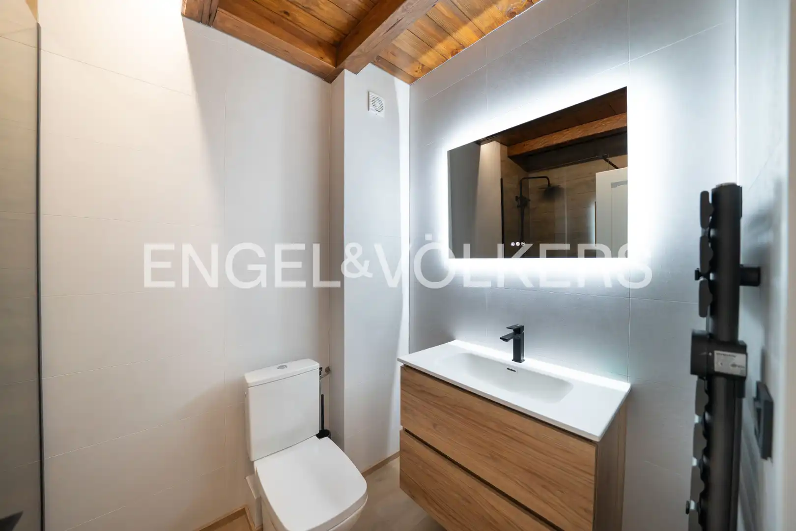 Pis de 3 habitacions en venda a Canillo · 54 de 60