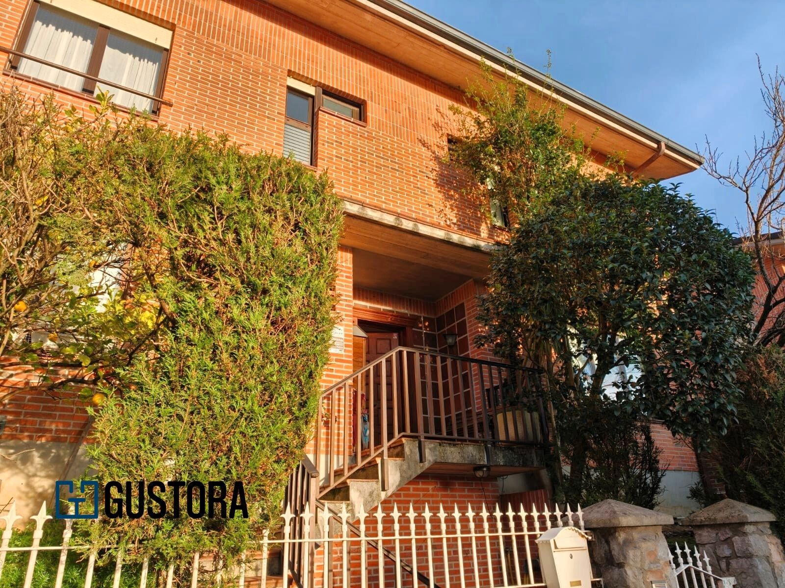 Vista exterior de Casa o xalet en venda en Donostia - San Sebastián  amb Calefacció, Jardí privat i Parquet