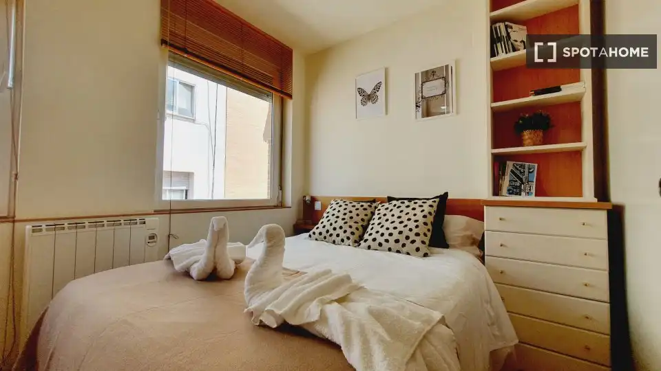 Habitación de Piso de alquiler en Madrid con Aire acondicionado, Calefacción y Amueblado