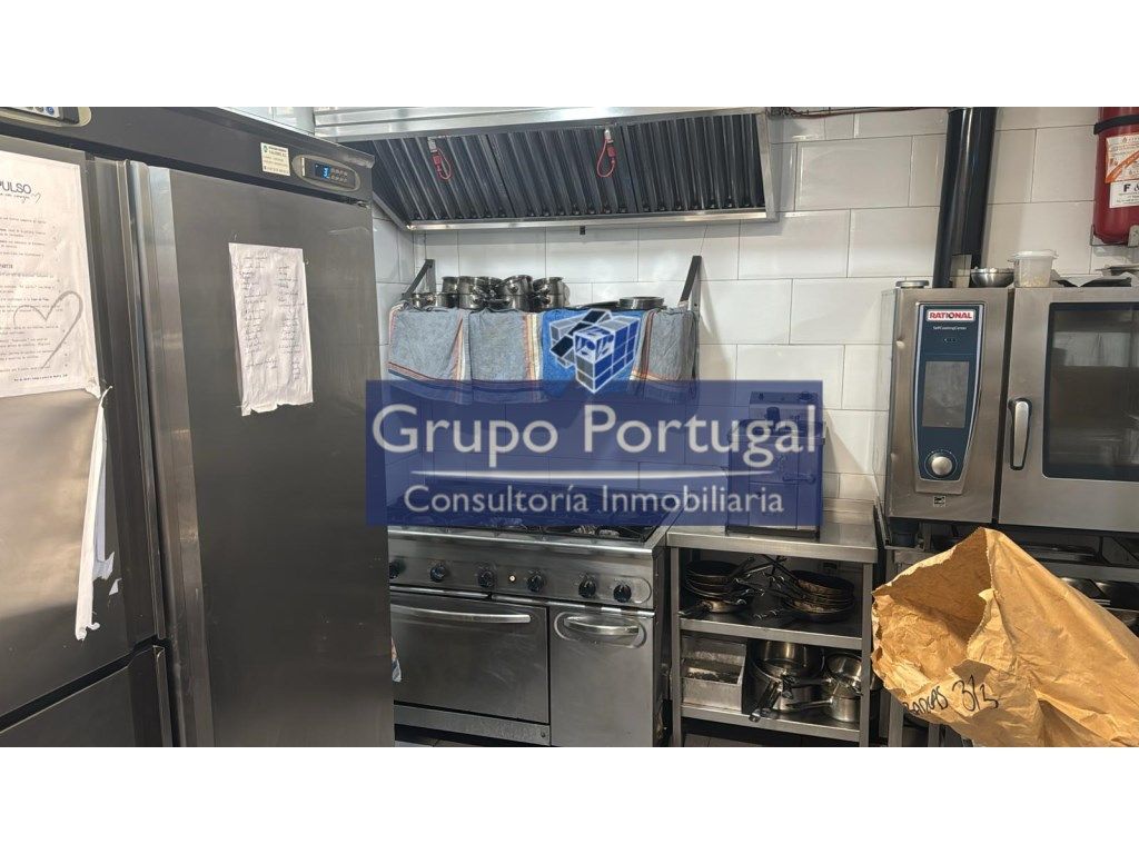 Cuina de Local de lloguer en  Madrid Capital amb Aire condicionat