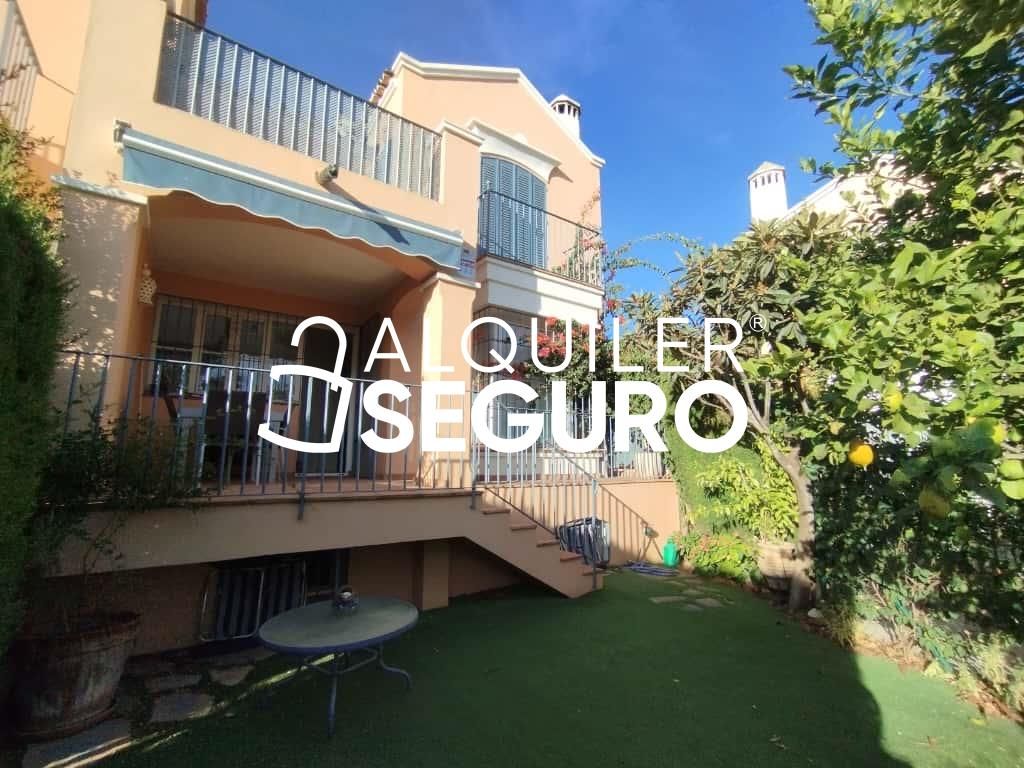 Jardín de Casa o chalet de alquiler en Marbella con Calefacción, Trastero y Amueblado