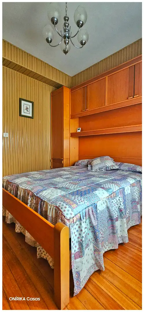 Bedroom of Houses for sale in Sarria  with Heating, Private garden and Parquet flooring
