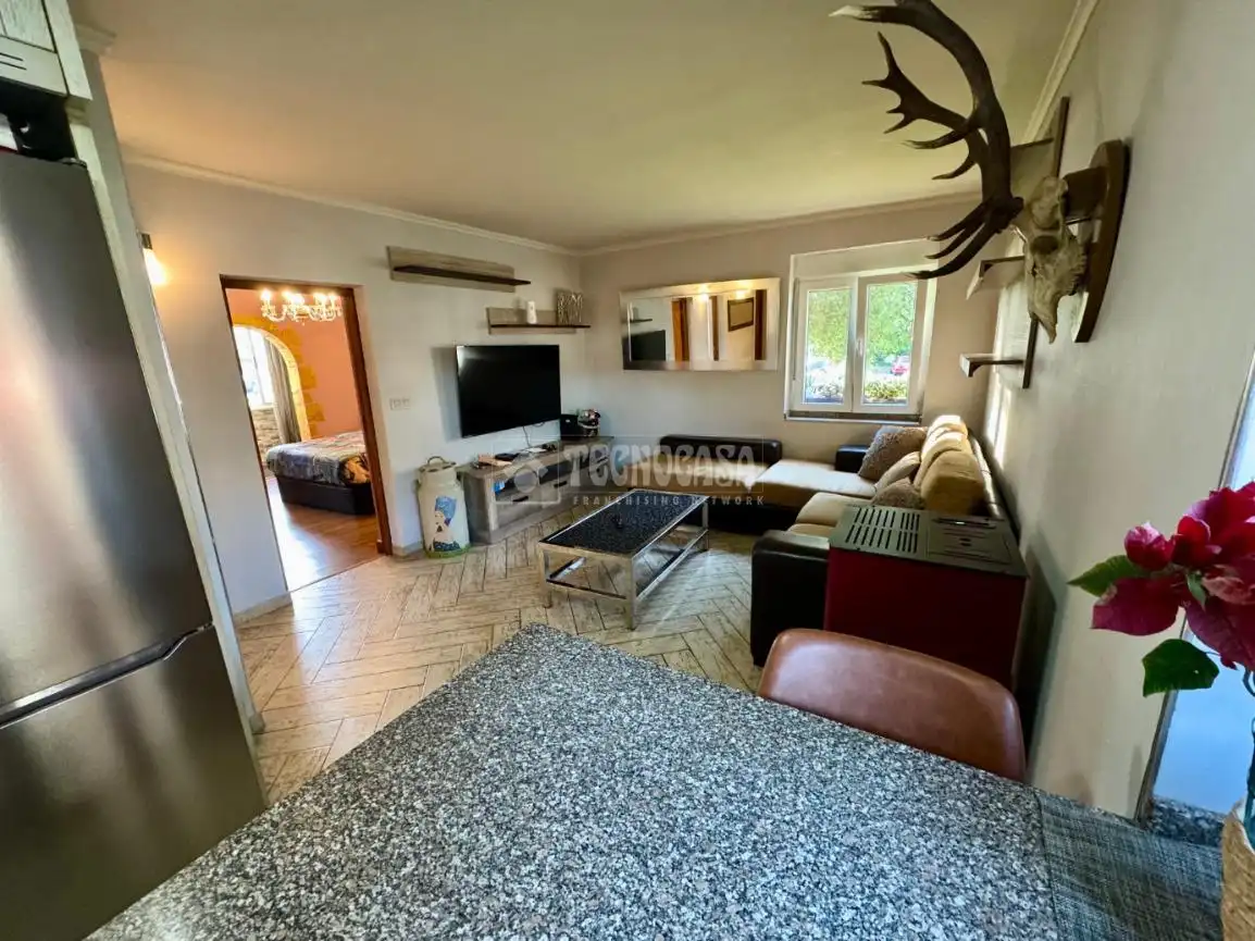 Sala de estar de Piso en venta en El Astillero   con Calefacción, Parquet y Terraza