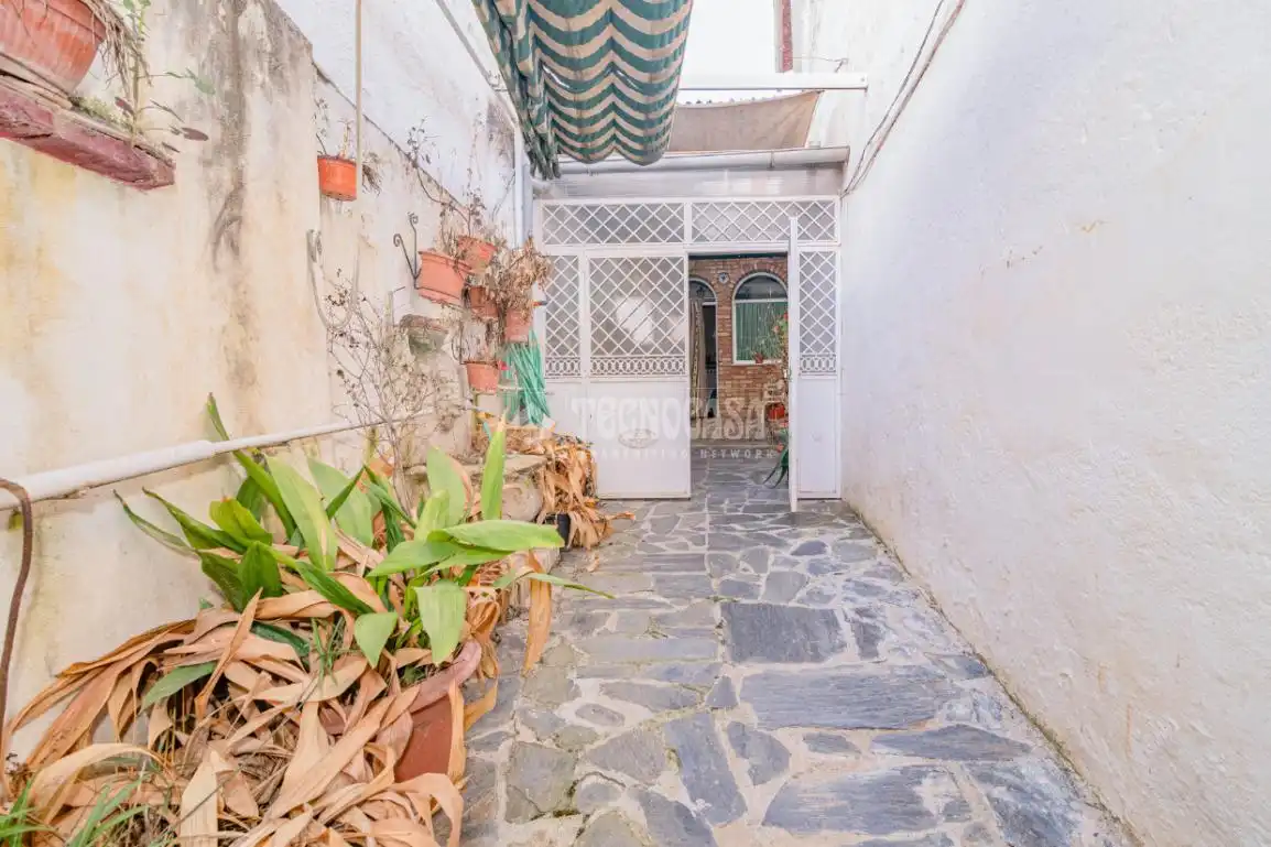 Vista exterior de Casa adosada en venta en Alhendín con Terraza