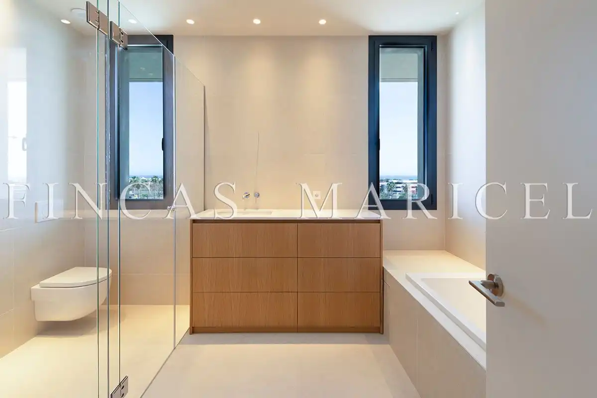 Bathroom of Houses for sale in Sitges  with Air Conditioner, Heating and Private garden